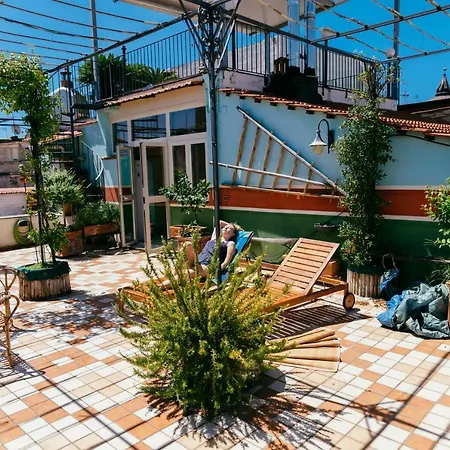 Lemon Tree Terrace Apartment